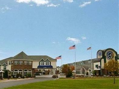 Clarion Beachfront Hotel 3*
